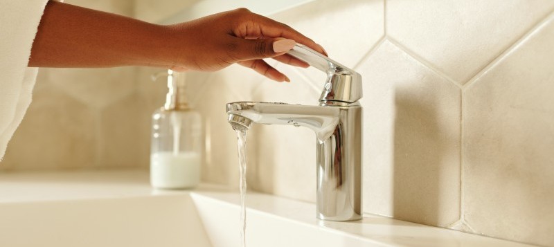 Consejos para ahorrar agua y disfrutar de un consumo de calidad
